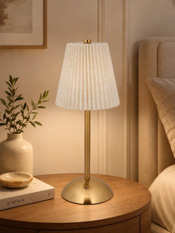 MODERN PLEATED WHITE TAP LAMP (KW3026-SPOTTED)